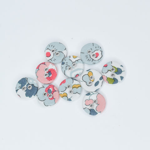 LIBERTY BUTTONS 22mm Betsy P - NEW ARRIVAL