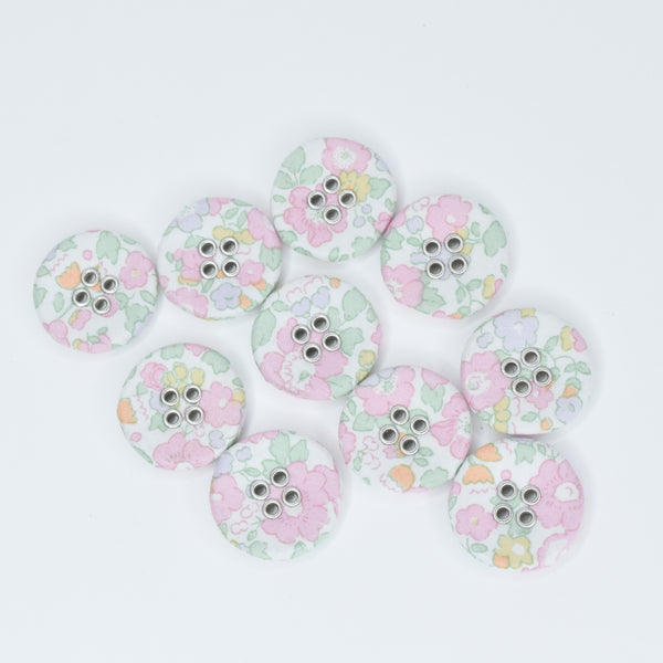 LIBERTY BUTTONS 22mm Betsy Ann H - NEW ARRIVAL