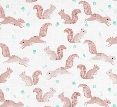 PINE GROVE Squirrels White - FAT QUARTER